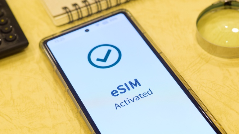 Telecom operators are embracing eSIM technology, which is expected to be featured in smartphones according to new research from CCS Insight.