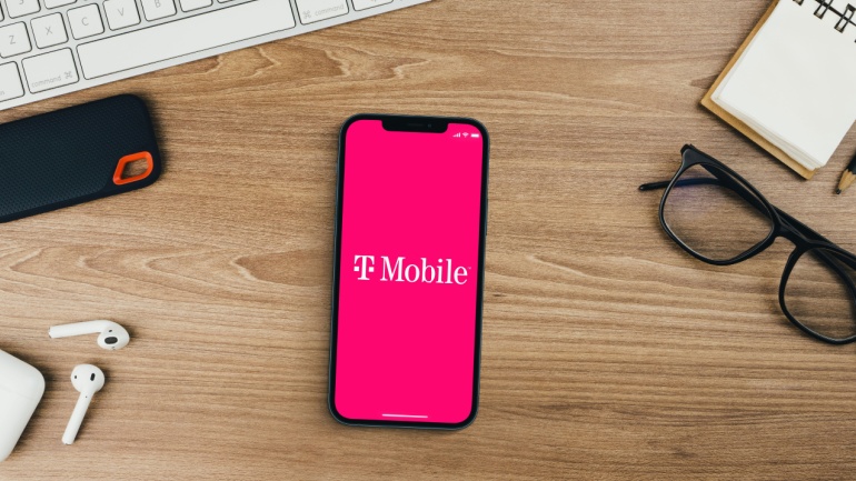 T-Mobile US reported strong performance in Q2 2024, with additions of over 777,000 postpaid phone customers and 406,000 home internet users.