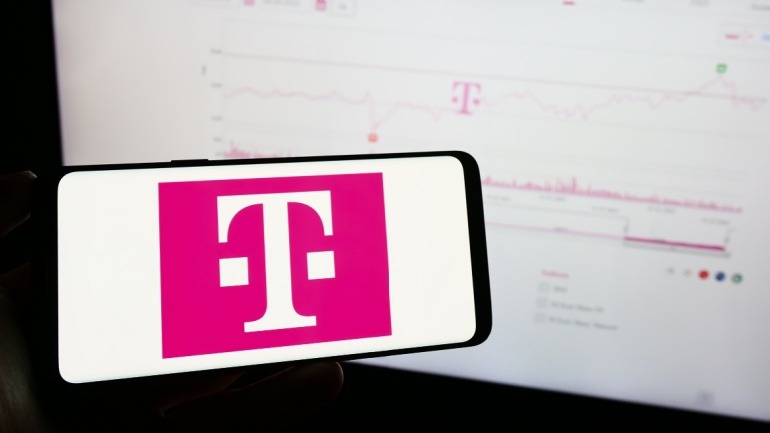 Deutsche Telekom outlined ambitious targets for 2027, emphasizing the uptake of AI to enhance revenue and operational efficiency.