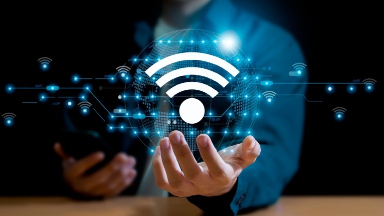 United Airlines resolved a static interference issue affecting Starlink Wi-Fi on some Embraer E175 aircraft by repositioning equipment.