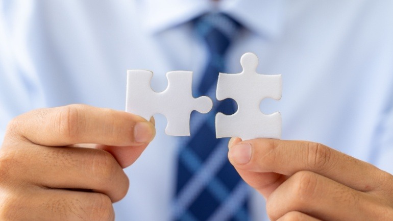 Asset management giant Apollo Global Management has made a strategic move by purchasing a majority stake in Stream Data Centers (SDC).