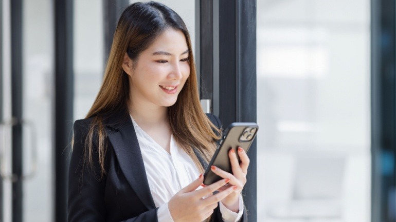 Sinch’s 2025 research shows shoppers welcome AI for easier Black Friday and Cyber Monday deals, but trust is the deciding factor.