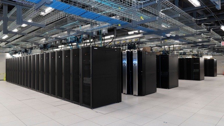AI and HPC Drive Demand for Advanced Data Center Cooling