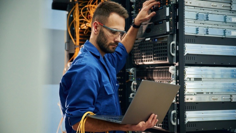 LightSpeed Networks Revolutionizes Telecom with Custom Solutions