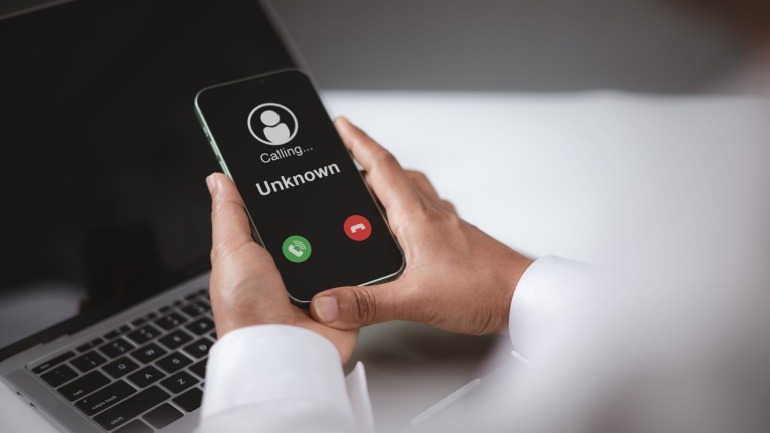 Unlocking Trust: Hiya Innovates Caller ID with AI Insights
