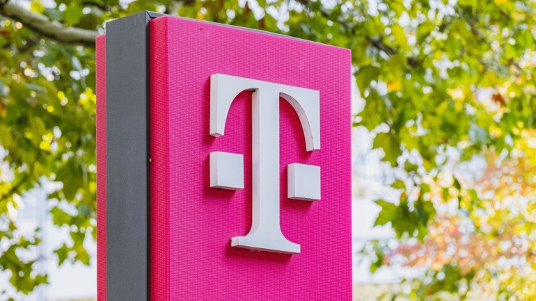 Deutsche Telekom Charts Strategic Path Amidst Market Challenges