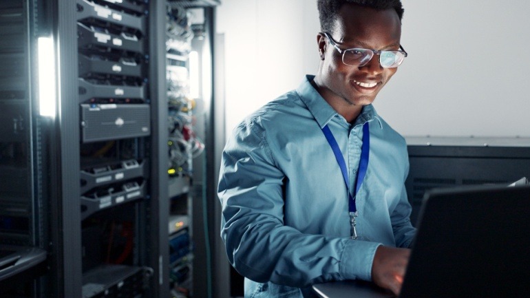 Macquarie Bold Move: New Data Center Funding Strategies