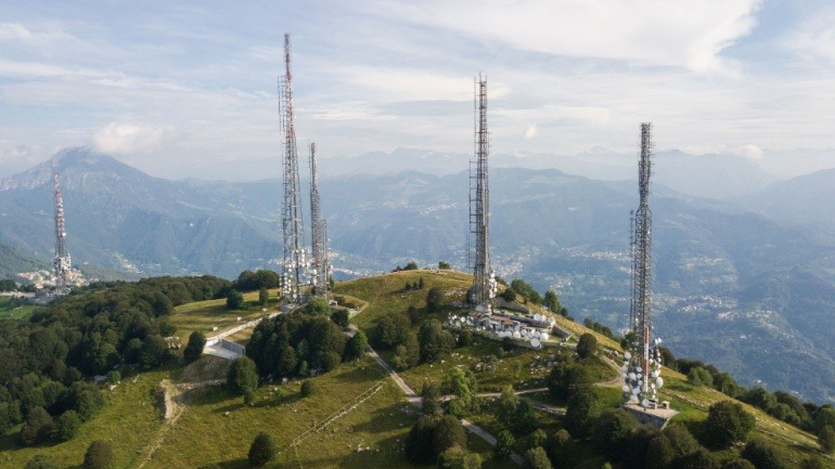Telecom Giants Unite for 6,000 New 5G Towers in Italy