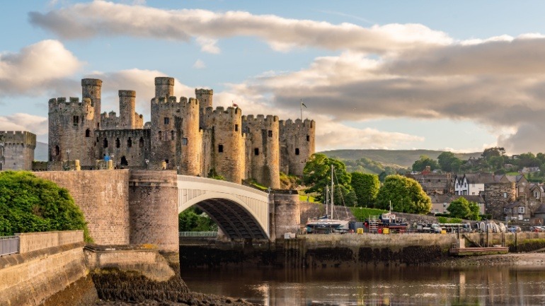 Wales' Mobile Connectivity Booms with 50 Mast Upgrades