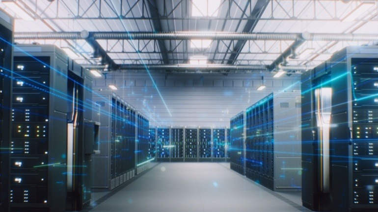 AI Revolutionizes Data Centers Amid Optical Tech Advances