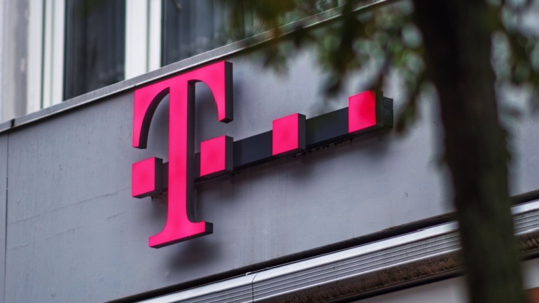 Deutsche Telekom Expands 5G Network, Enhances User Experience
