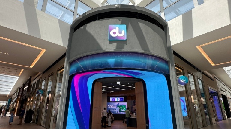du Launches World First L-Band 5G-Advanced Services