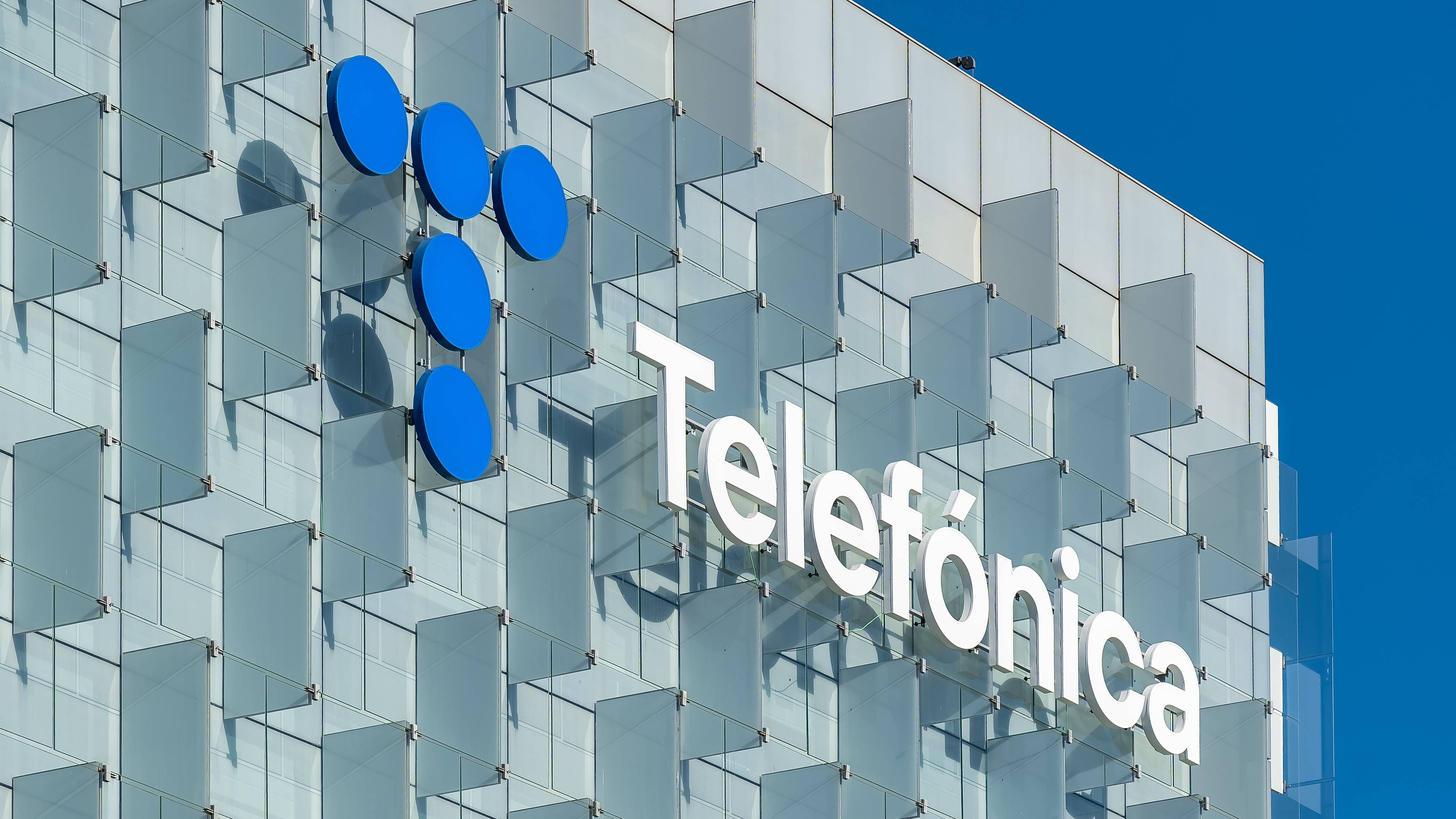 Telefónica Brings Generative AI to Business Voice