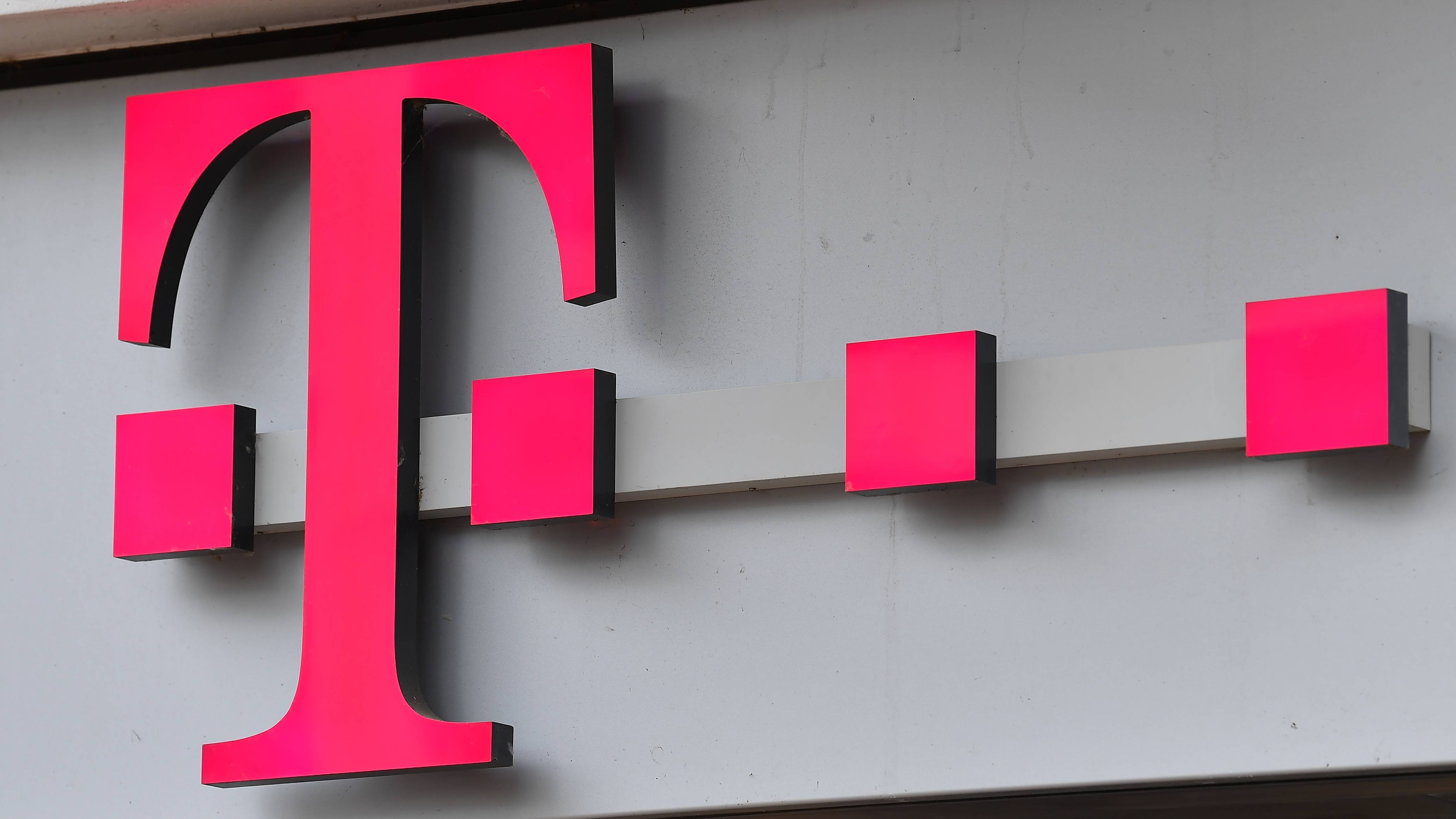 Deutsche Telekom Advances AI, Cloud, and Fiber Strategies