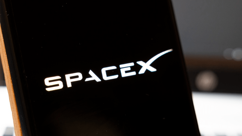 SpaceX Targets 2028 for Starlink 5G Smartphones