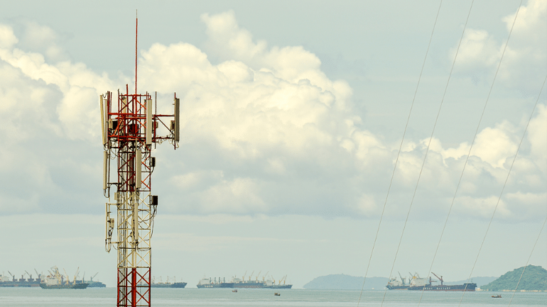 Transatlantic Telecom Crunch - AI Demand Spurs Cable Expansion