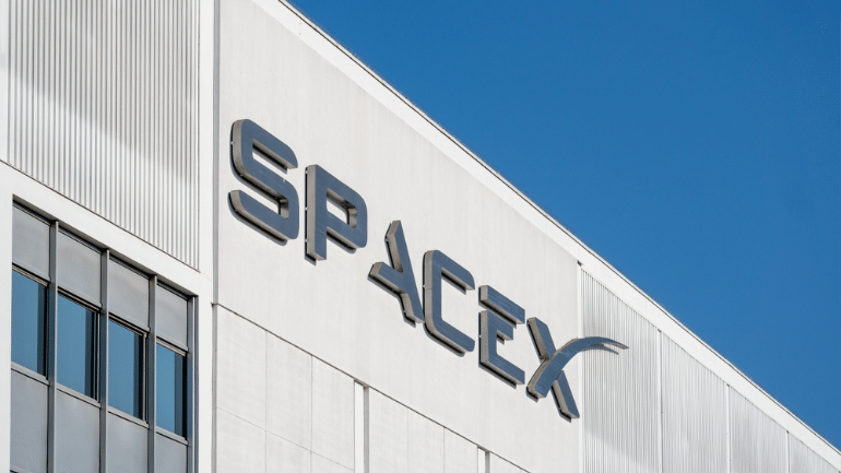 SpaceX Eyes 600MHz Spectrum for Mobile Expansion