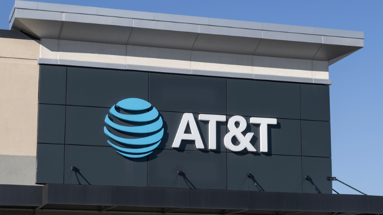 AT&T Eyes Disciplined Fiber Deals Amid Consolidation