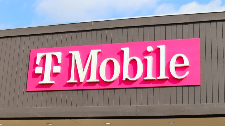 T-Mobile Advances 5G, AI with Strategic Spectrum Investments